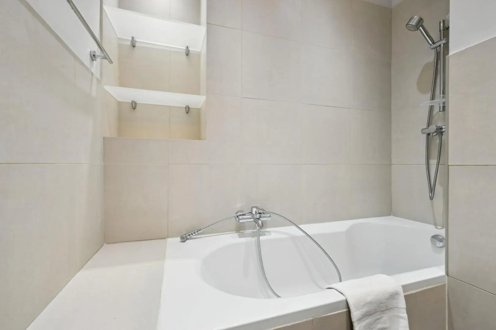 Bnbnook - Stylish 1Br - Heart Of Golden Triangle Paris Apartment